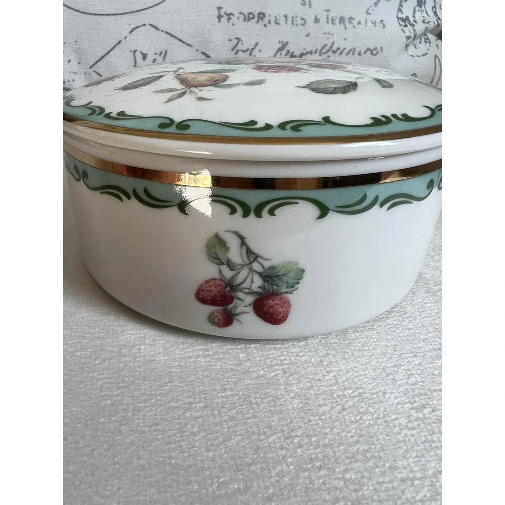 Vintage‎ Mikasa Fruit Bouquet Round Covered Candy Dish Porcelain Trinket Box